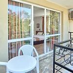 Appartement Relax Larrisa *