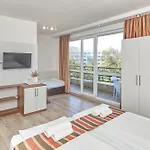 Relax Larrisa Appartement *