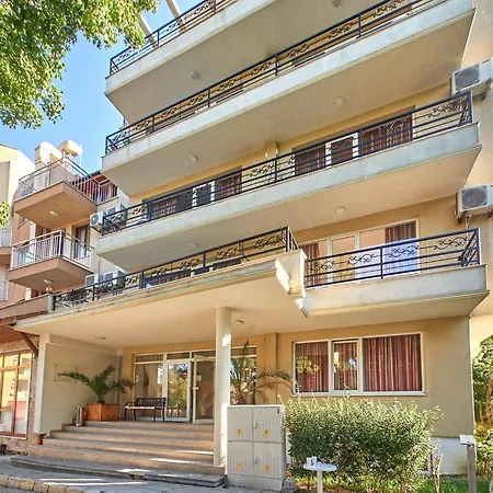 Relax Larrisa * Приморско