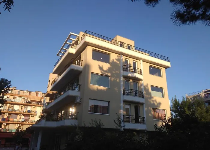 Relax Larrisa Приморско