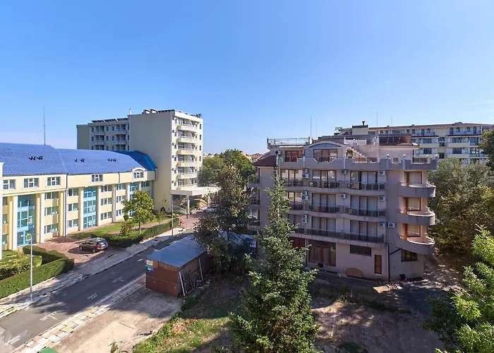 Апартамент Relax Larrisa Приморско