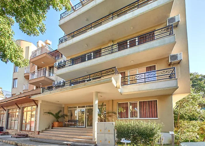 Relax Larrisa * Приморско