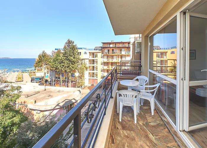 Апартамент Relax Larrisa