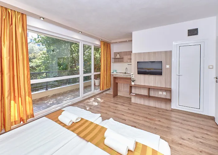 Апартаменты Relax Larrisa Приморско