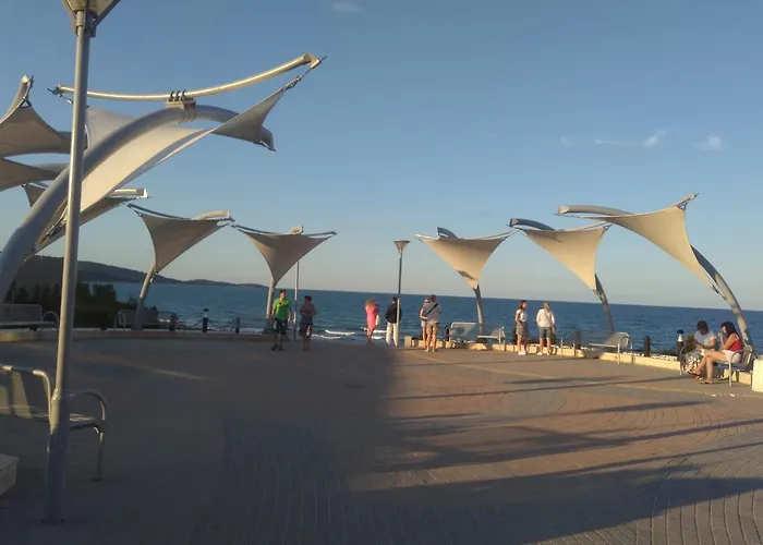 Relax Larrisa * Приморско